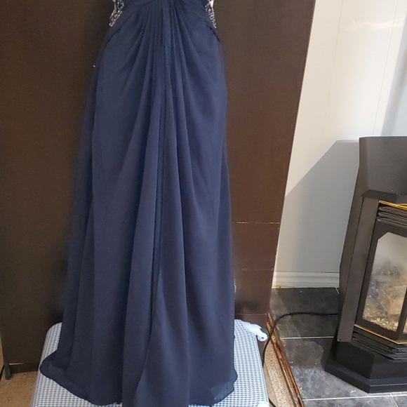 👗 Evening Dress - Picture 3 of 8